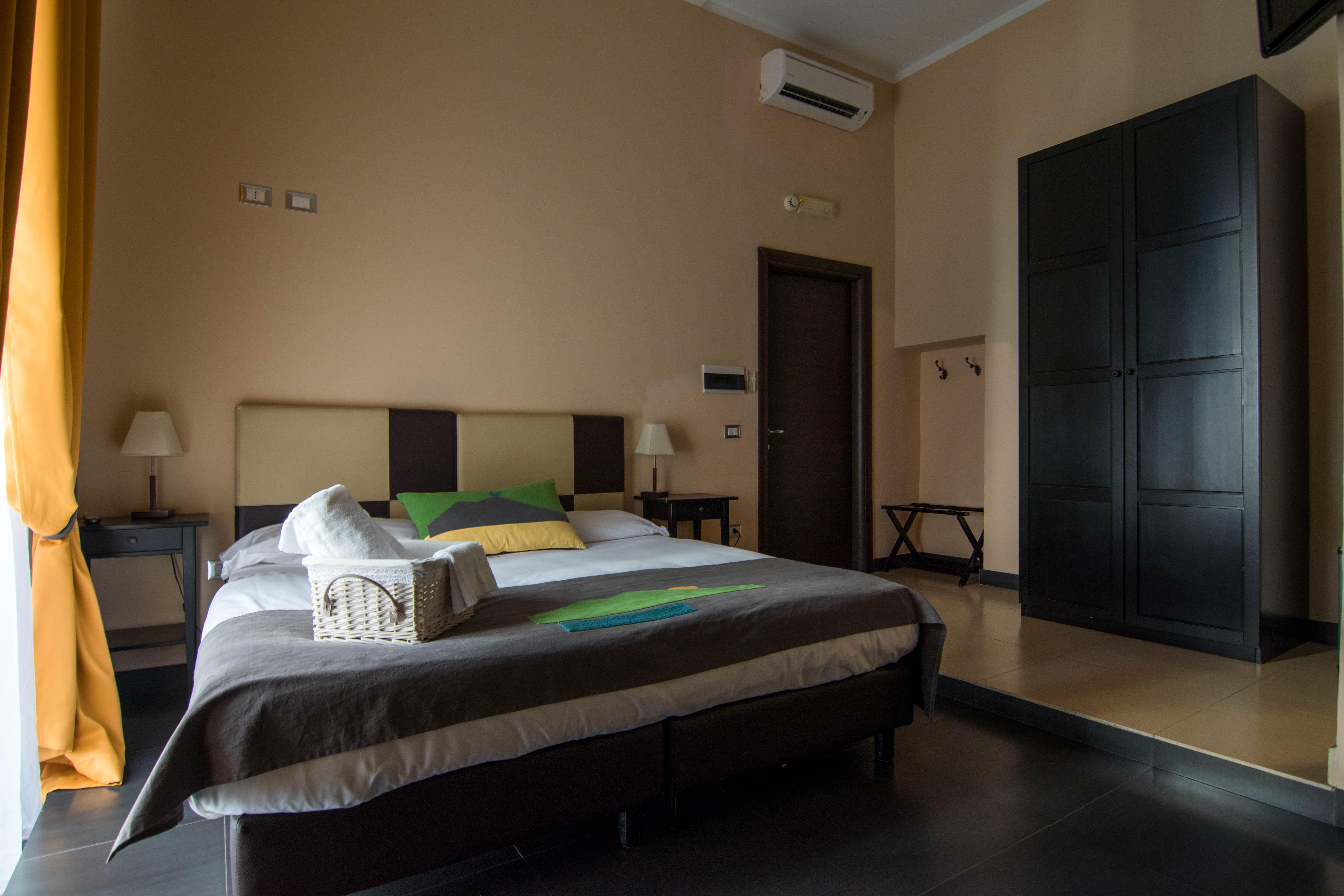 Hotel Plebiscito Aparthotel Naples Exterior photo