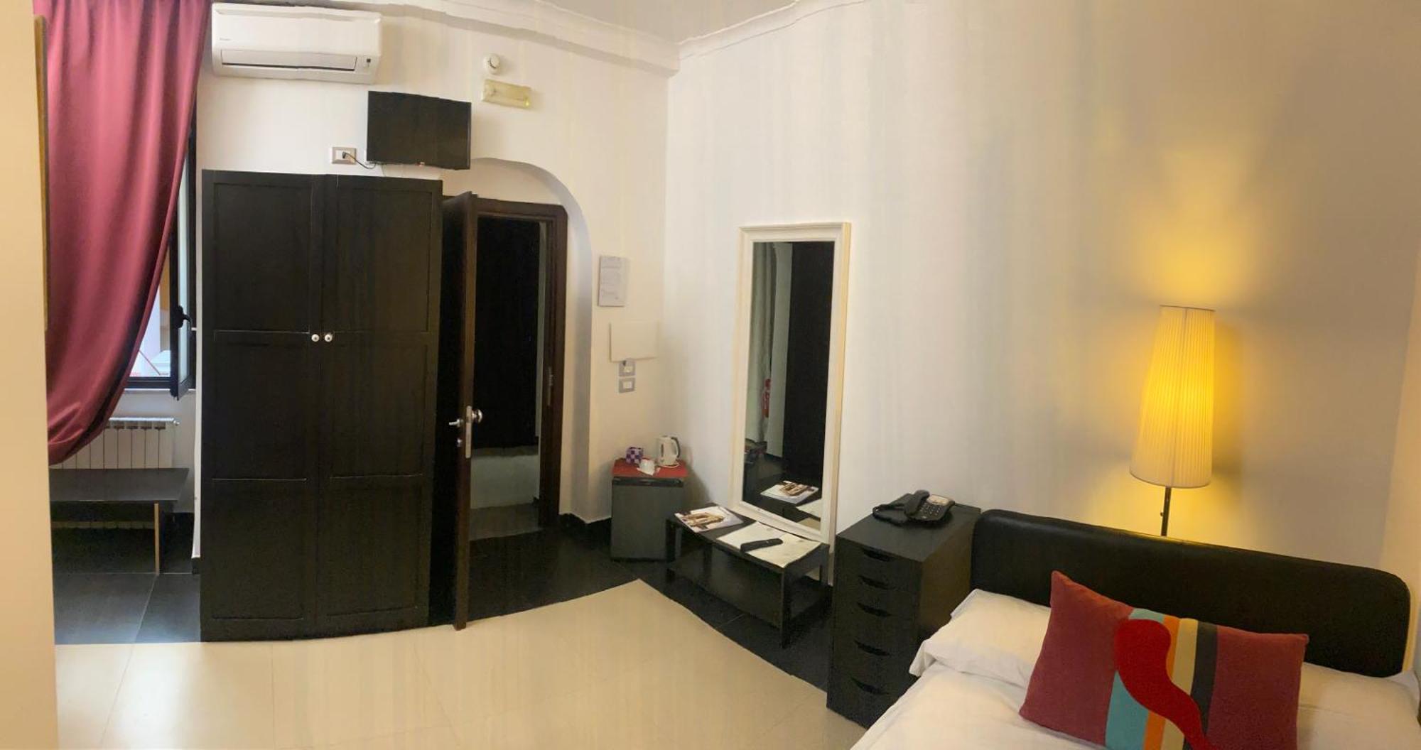 Hotel Plebiscito Aparthotel Naples Exterior photo