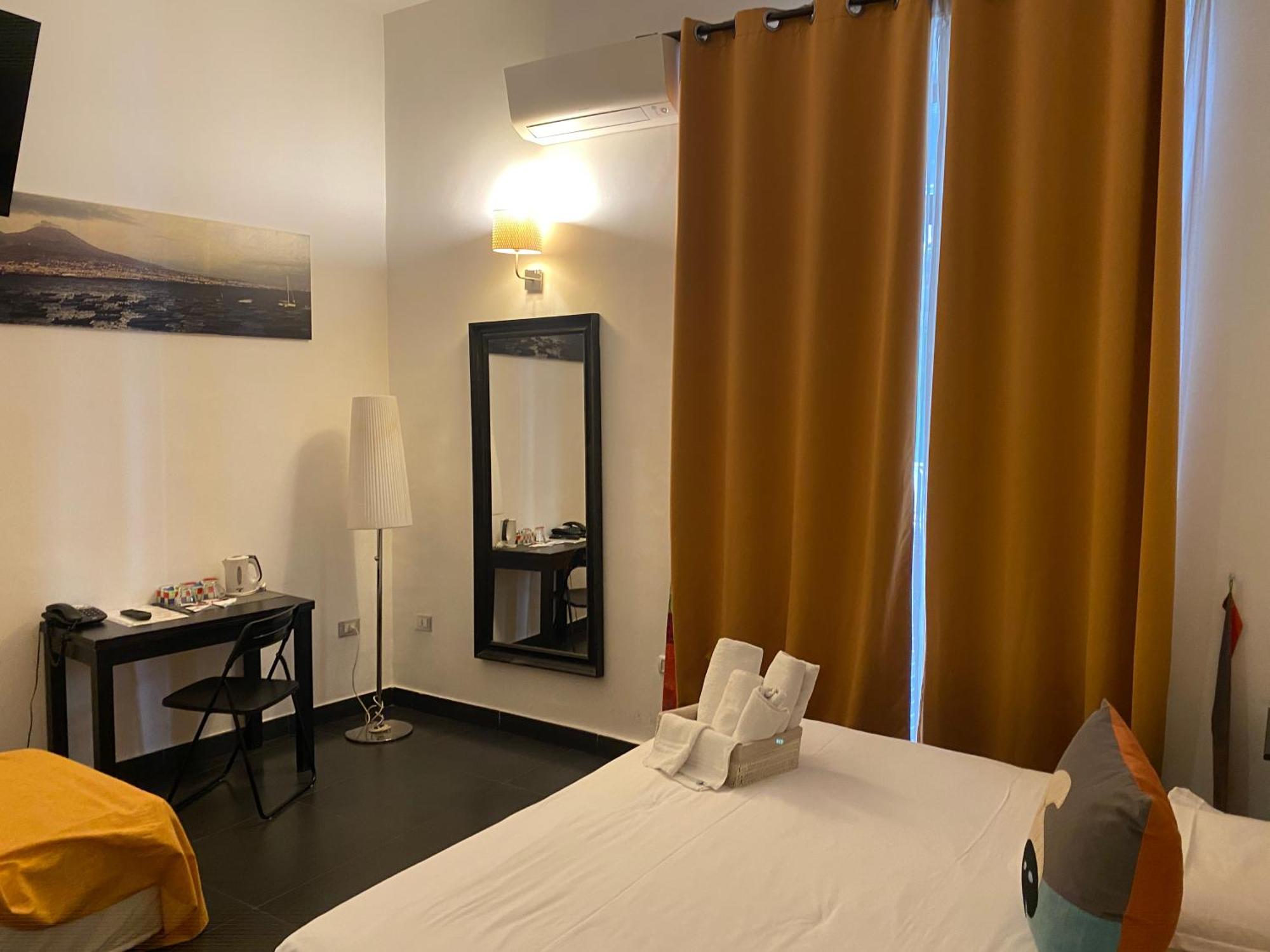 Hotel Plebiscito Aparthotel Naples Exterior photo